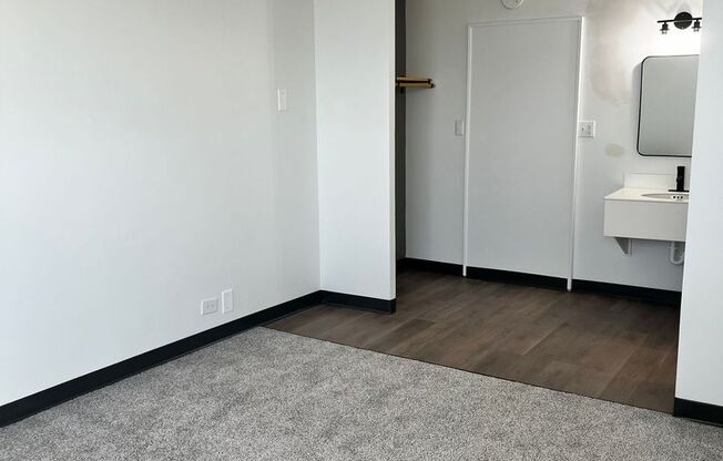 1 bed, 1 bath, 572 sqft, $975