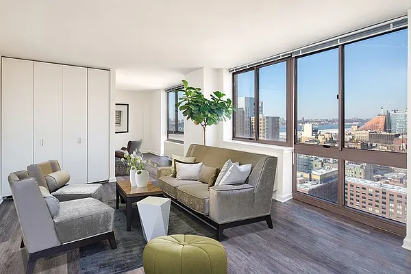 Studio, 1 bath, $3,925, Unit 12D