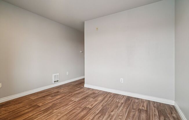 Studio, 1 bath, 200 sqft, $969, Unit 303