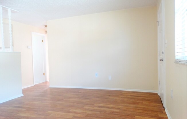 2 beds, 1 bath, $1,300