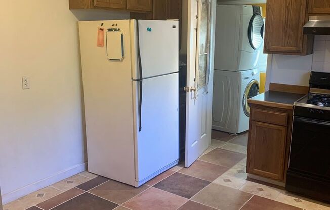 2 beds, 2 baths, $2,600