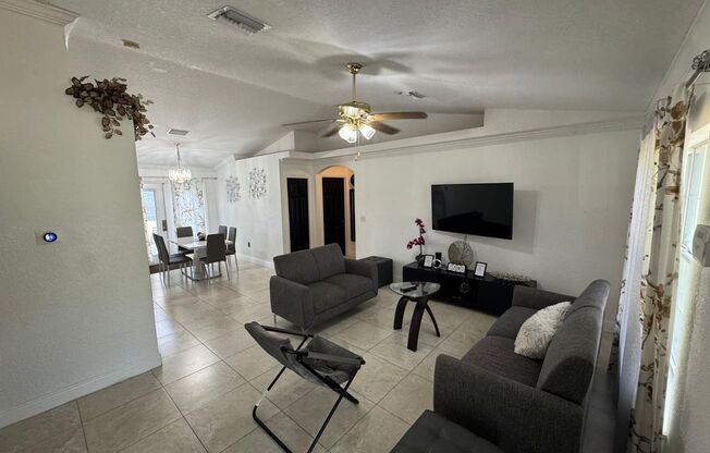 COMING SOON 3-2 Stunning House