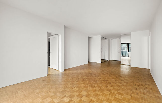 2 beds, 1.5 baths, 961 sqft, $6,000, Unit 24J