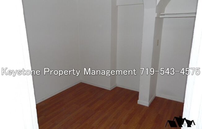 $450 OFF - Move In Special! Two Bedroom Unit with Dedicated Entrance & Tons of Space! $900/$900