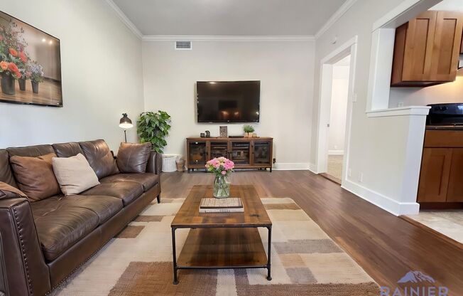 1 bed, 1 bath, 650 sqft, $1,229, Unit BOU-121