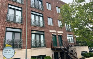 Beautiful Three Bed, Two Bath Townhome in Mont Clare