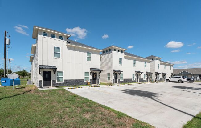 405 Lions Villa Ave.
