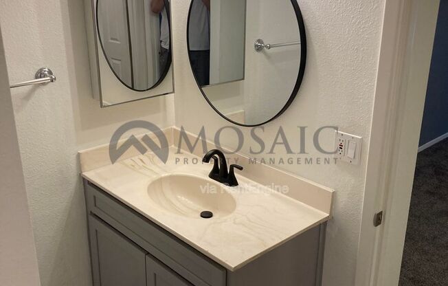 2 beds, 2 baths, 846 sqft, $995, Unit 274