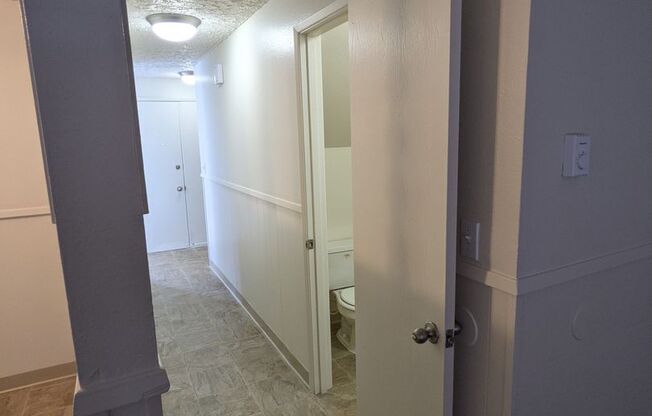 3 beds, 1.5 baths, 1,500 sqft, $1,995, Unit 2802-5