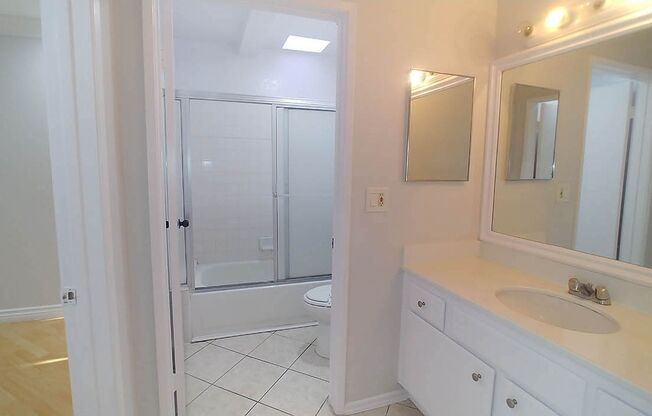 2 beds, 2 baths, 955 sqft, $2,595, Unit 510