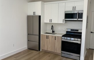 1 bed, 1 bath, 590 sqft, $2,100