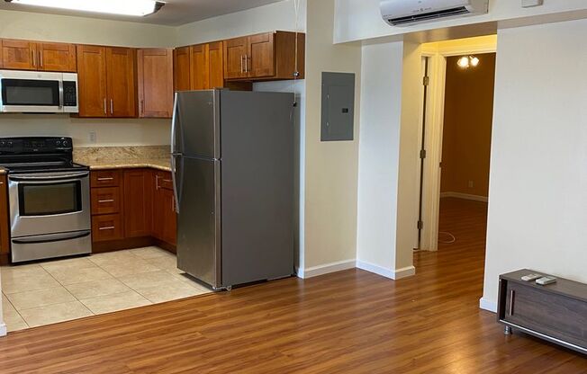 2 beds, 1 bath, $2,200