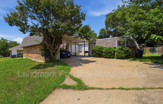 6811 TRL LK DR