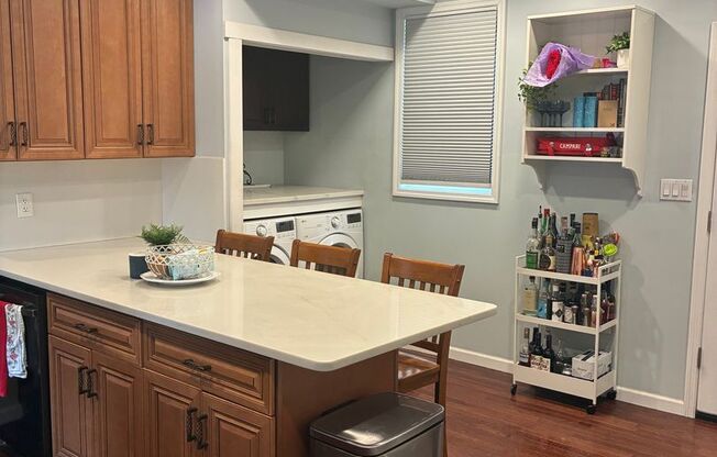 Nice 2 Bedroom in Trendy Lawrenceville