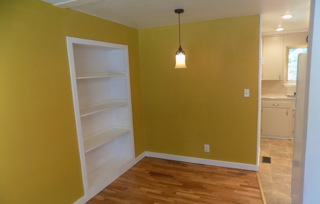 Charming little home in the woods for rent, 2 bedroom just 15-20 minutes to downtown.  Available June 10th!
