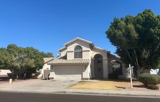 Beautiful 5 bedroom with private pool in Mesa!