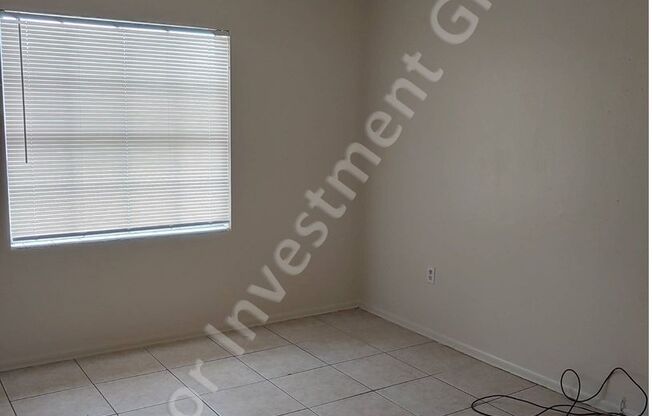 Great 2 Bedroom 1 Bath Duplex In Orlando Area