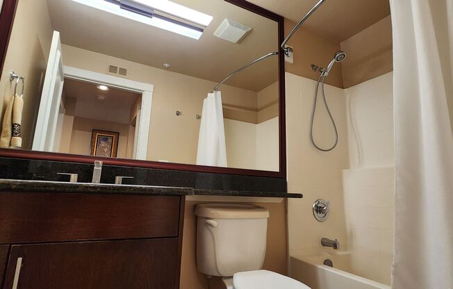 2 beds, 2 baths, $2,000, Unit # 326