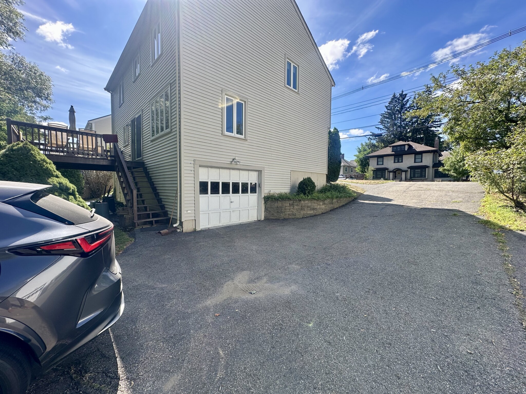215 MAIN ST