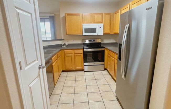 3 beds, 2 baths, 1,286 sqft, $1,695, Unit Apt 2120
