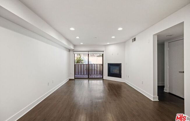 11811 DARLINGTON AVE