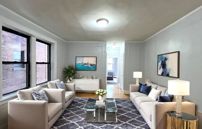 Hill Manor - Renovated Apartments Near Train Station
