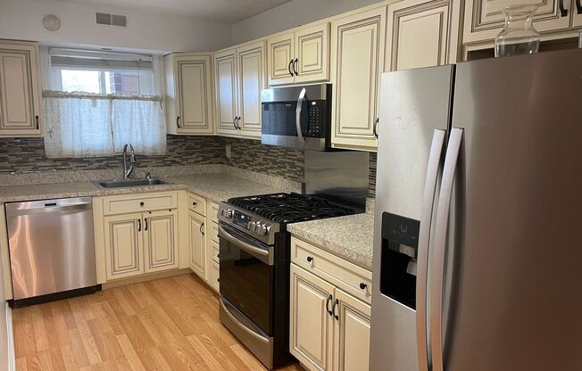 Newly Renovated Condo For Rent in Quaker Valley Condos!