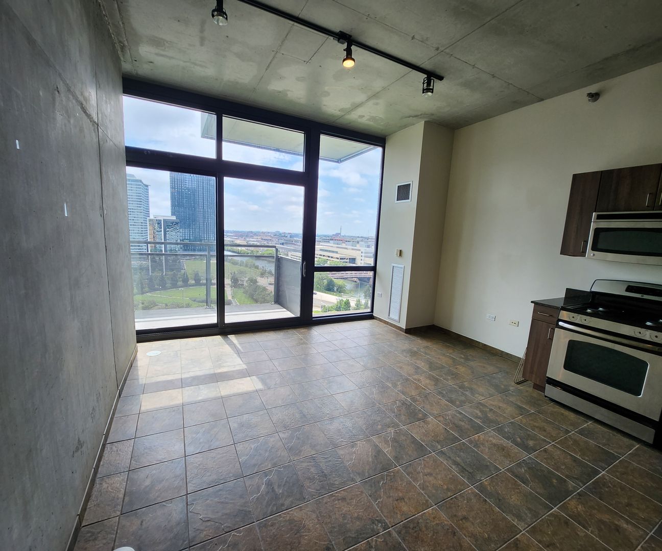 Loft Style 1 Bed, 1 Bath with Balcony and City Views