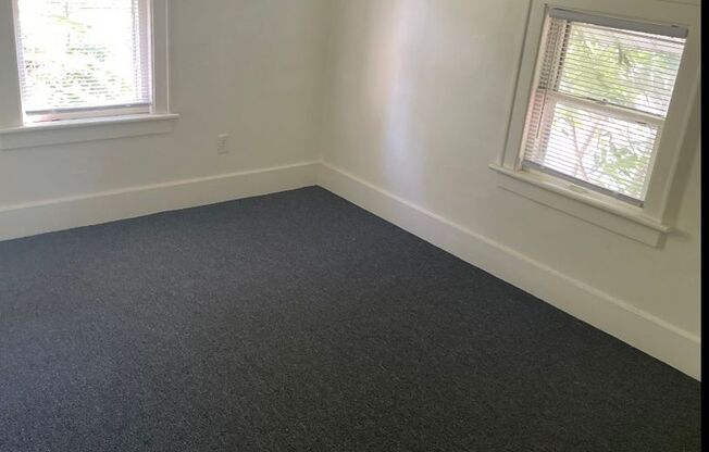 2 beds, 1 bath, $1,000