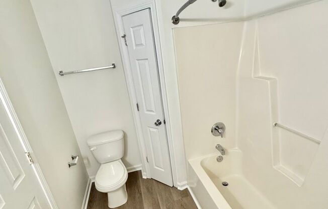 3 beds, 2 baths, 1,248 sqft, $1,695, Unit 315-203