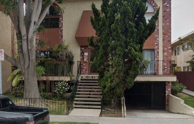 4031 MCLAUGHLIN AVE