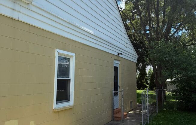 Move-In Ready 2-bedroom, 2-bathroom Home near Downtown Dearborn