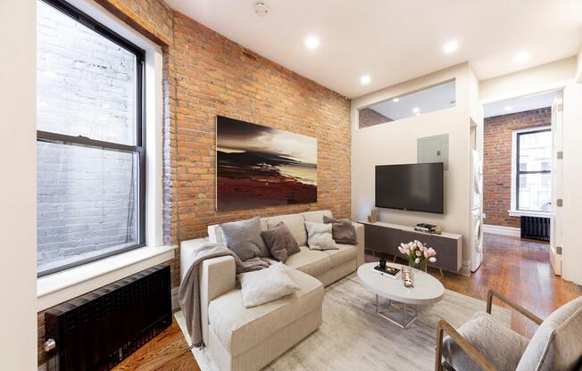 119 CHRISTOPHER ST