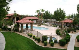 Premium Luxury 2 Bed 2 Bath Condo ++Pool/Spa ++Fitness