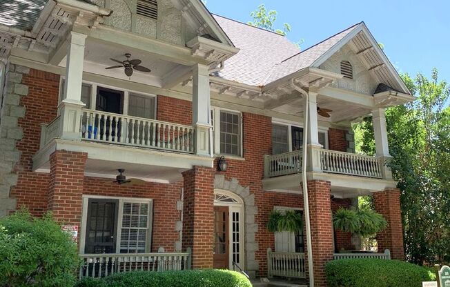 Studio, 1 bath, 500 sqft, $1,295, Unit 869-2