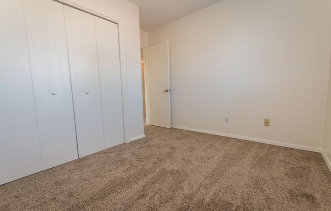 3 beds, 2 baths, $1,250