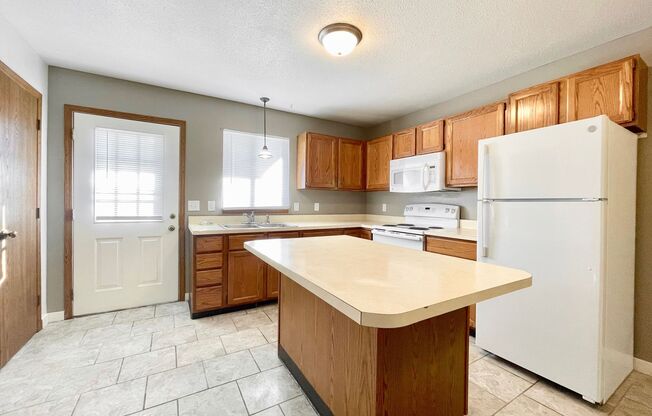 Two Bedroom Townhouse in Southwest Grand Rapids