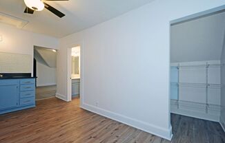 2 beds, 1 bath, $1,375, Unit Unit 2 (Up)