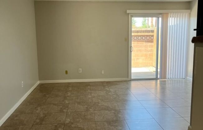 2 beds, 1.5 baths, $1,250, Unit 4463