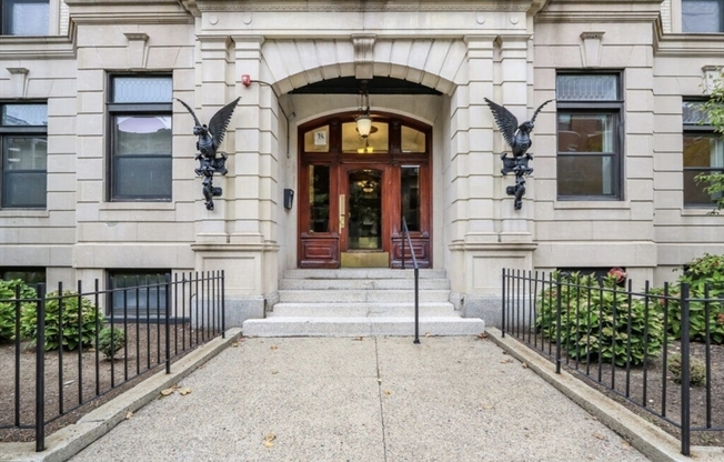 Studio, 1 bath, 518 sqft, $2,500, Unit 32