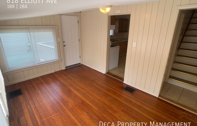 3 beds, 1.5 baths, 1,570 sqft, $1,300