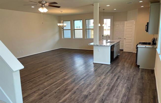 5519 EVANSTON LN