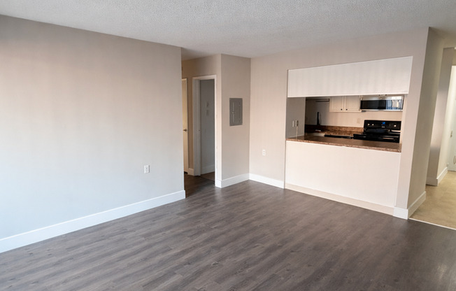2 beds, 1 bath, 760 sqft, $1,575, Unit 1-0310