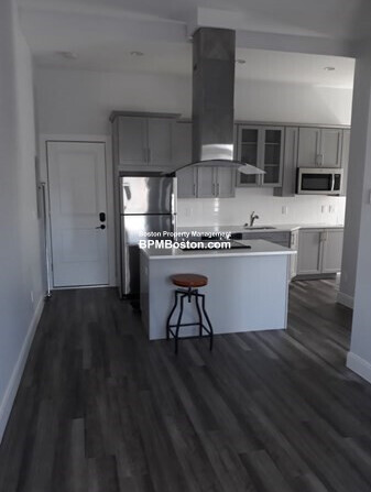 1 bed, 1 bath, 975 sqft, $2,250, Unit 6