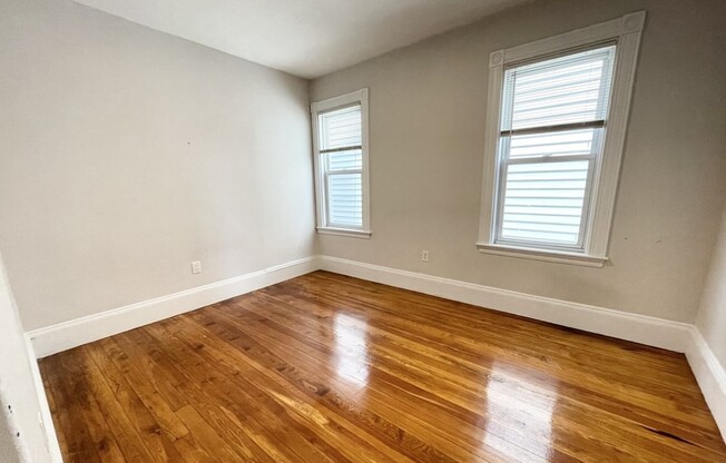 3 beds, 1 bath, $3,550, Unit #2