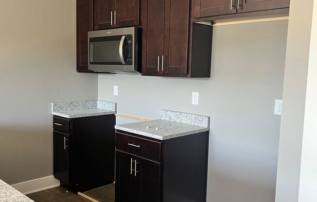 2 beds, 2.5 baths, 1,252 sqft, $1,735, Unit 105