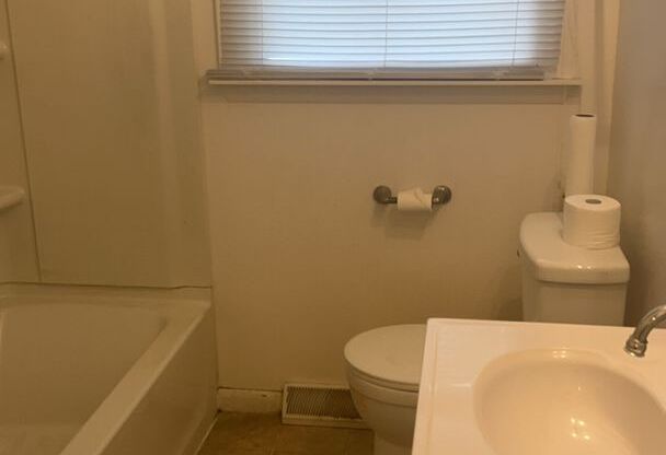 3 beds, 1 bath, $1,595