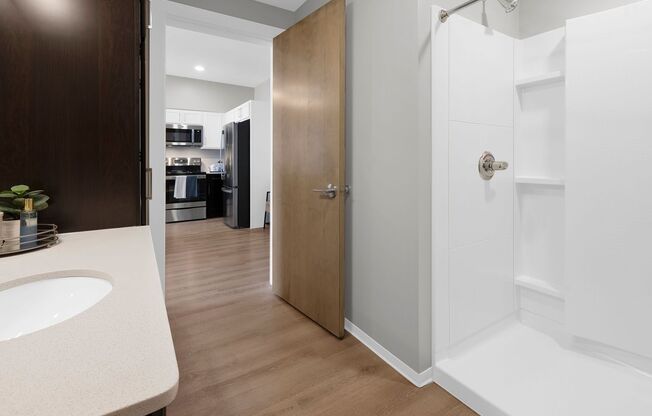 1 bed, 1 bath, 700 sqft, $1,400, Unit 2412