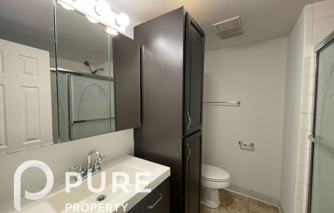 3 beds, 1 bath, 924 sqft, $1,695, Unit 3