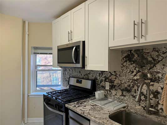 2 beds, 1 bath, 900 sqft, $2,400, Unit 3H